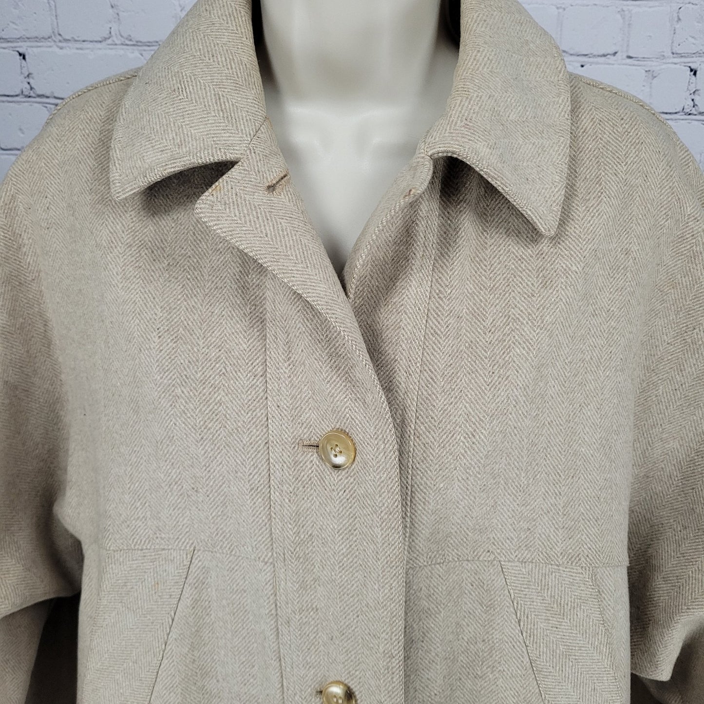 VTG Geoffrey Beene Gallant Neiman Marcus Tan Herringbone Button Unlined Coat 10