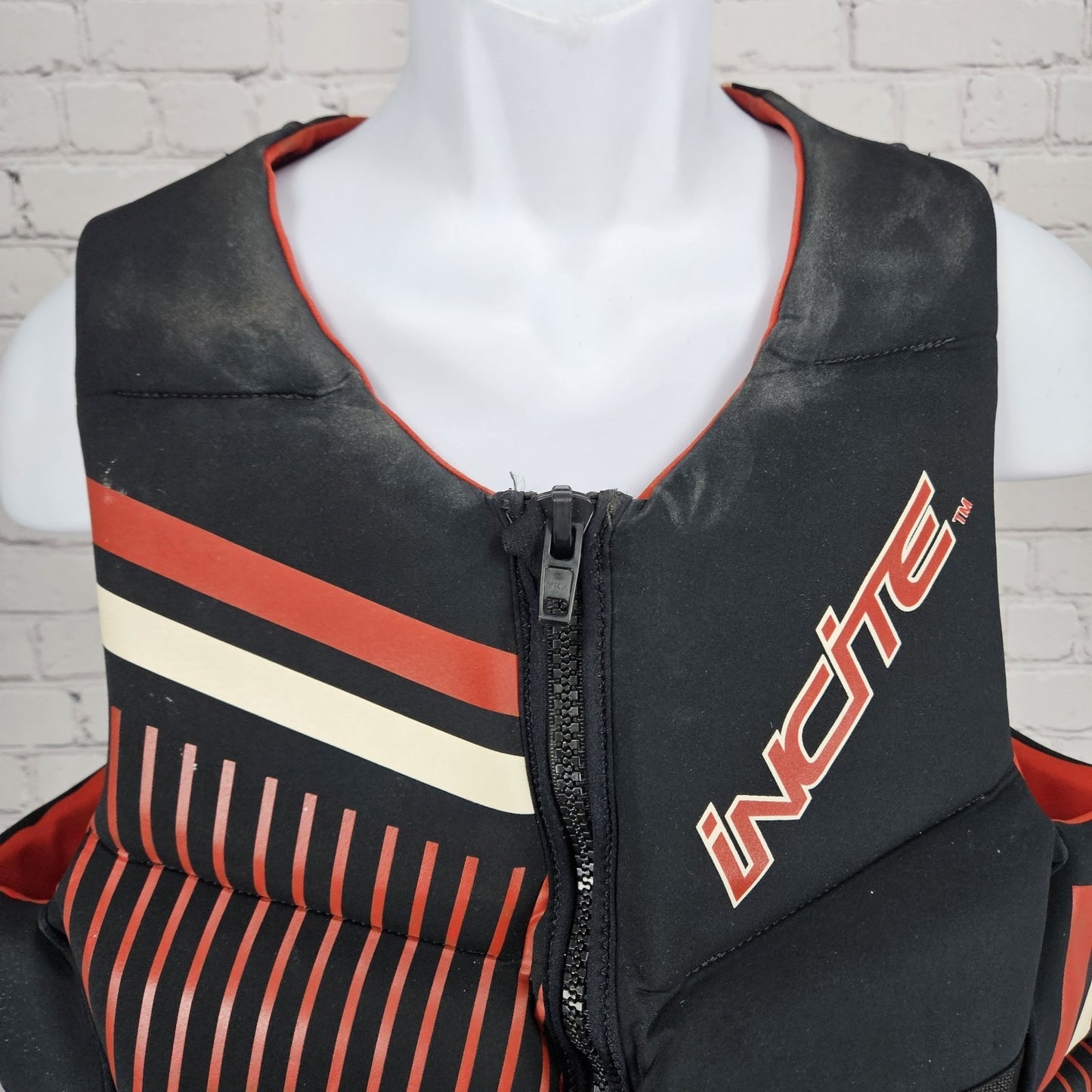 Incite Cabela's Black Red Aquaflex Ski Wakeboard Vest Life Jacket Mens XL