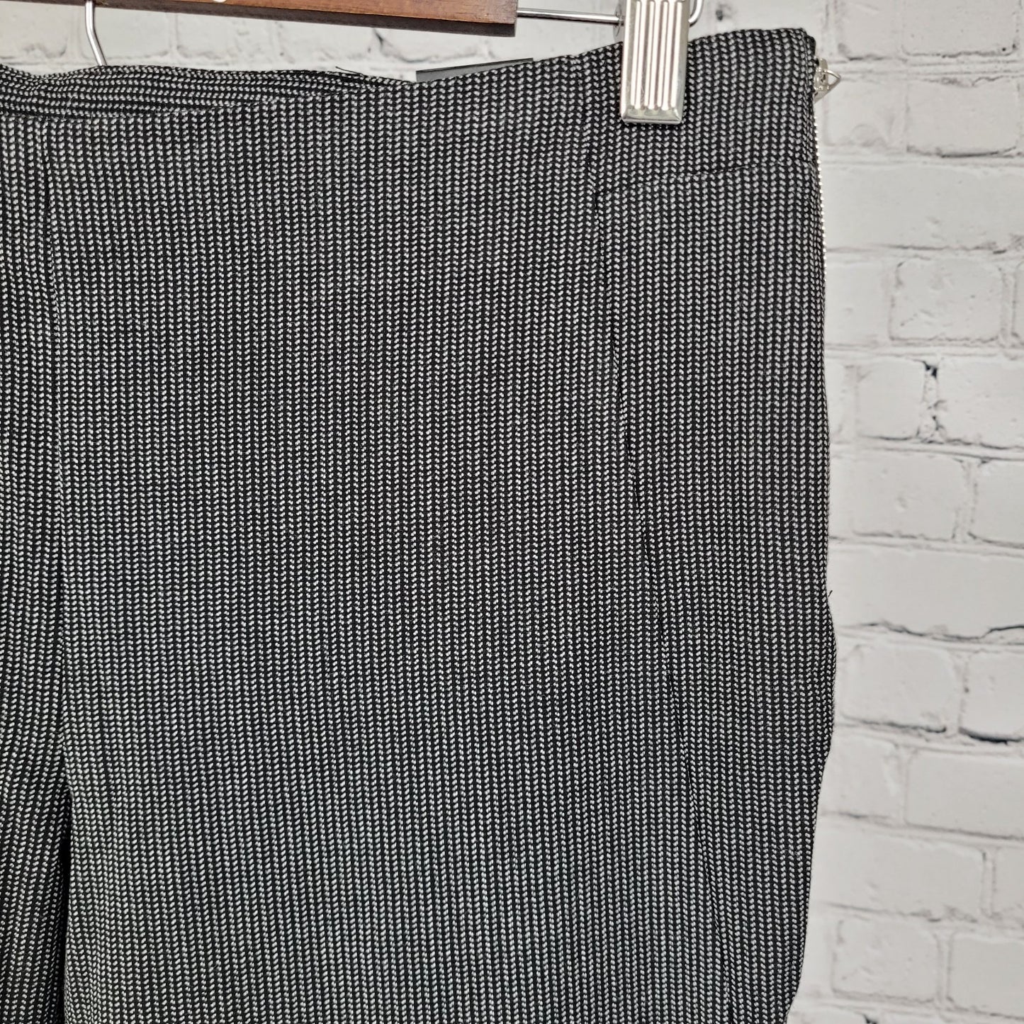 NWT Amanda + Chelsea Black Contemporary Fit Low Rise Stretch Pants 4 (31x30)