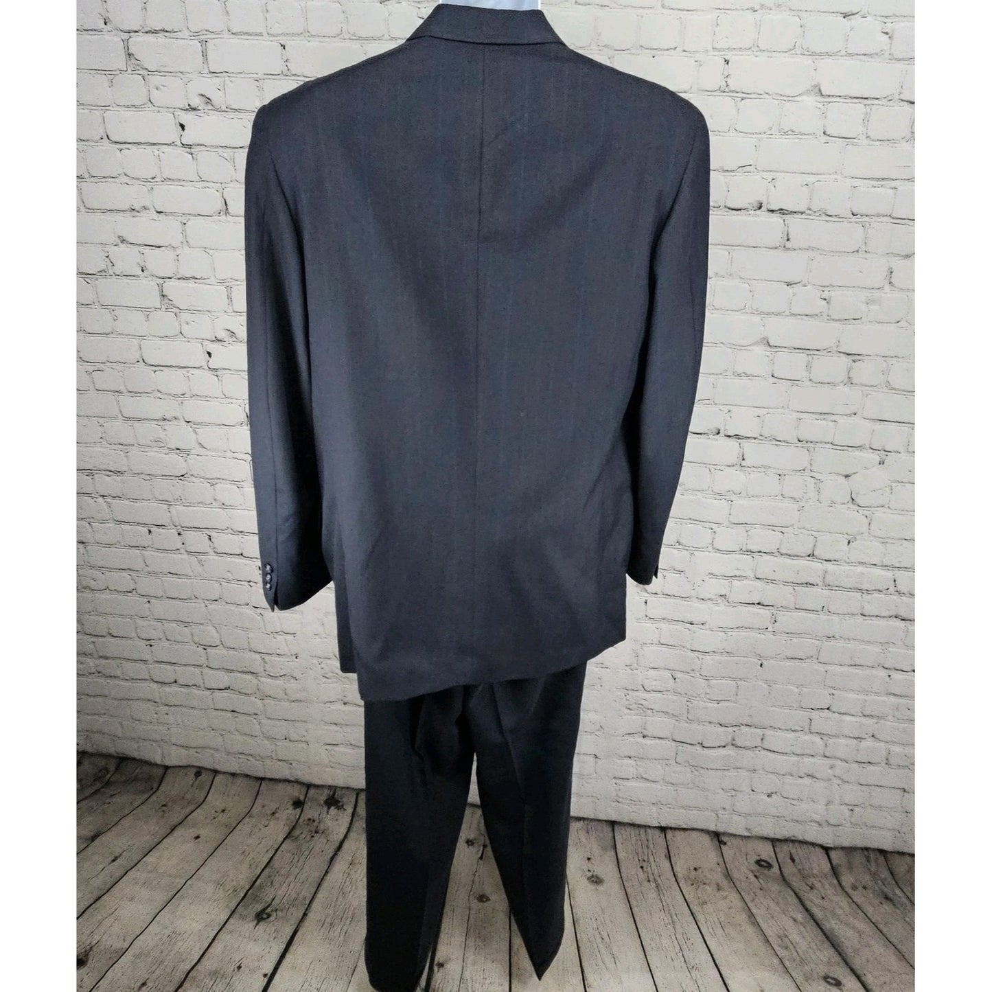 VTG Colours By Alexander Julian Navy Pinstriped Suit 2 Button Notch USA 40 33x32