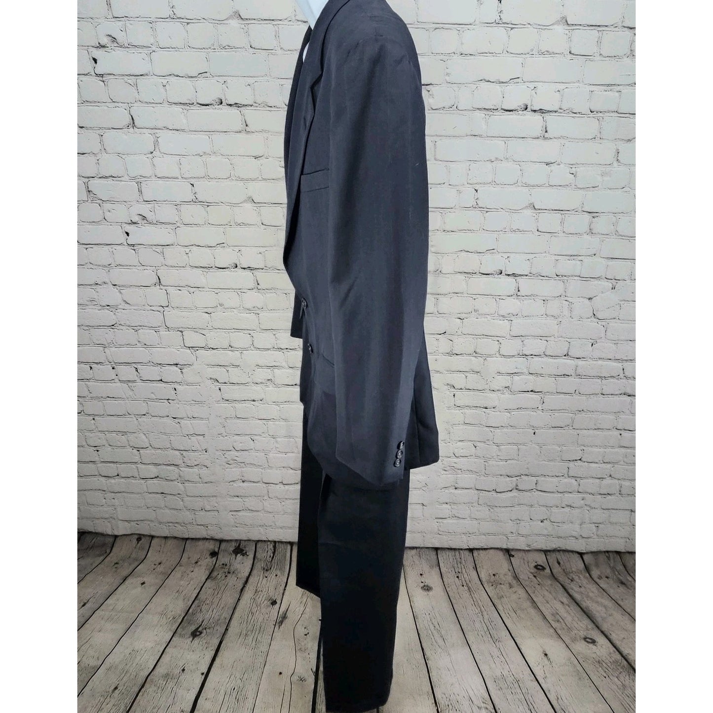 VTG Colours By Alexander Julian Navy Pinstriped Suit 2 Button Notch USA 40 33x32