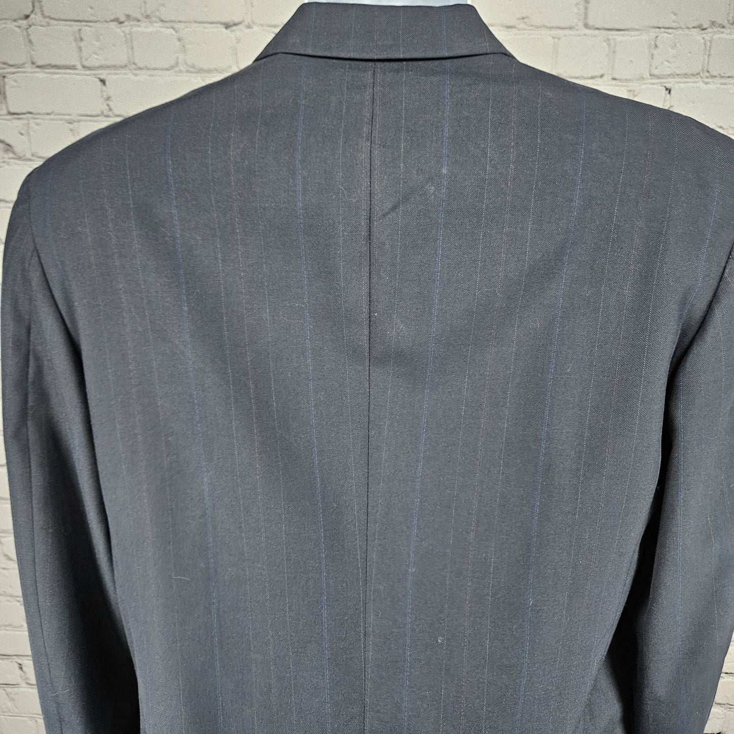 VTG Colours By Alexander Julian Navy Pinstriped Suit 2 Button Notch USA 40 33x32