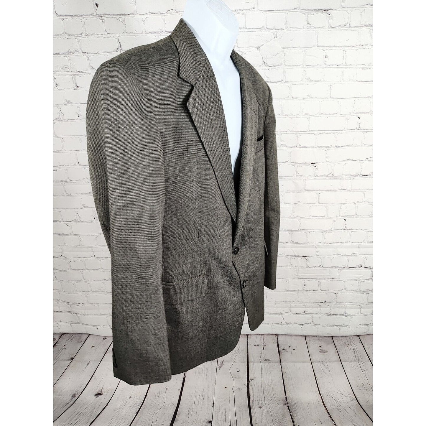 Haggar Clothing Co Gray Single Breasted Two Button Blazer USA Men’s Size 42